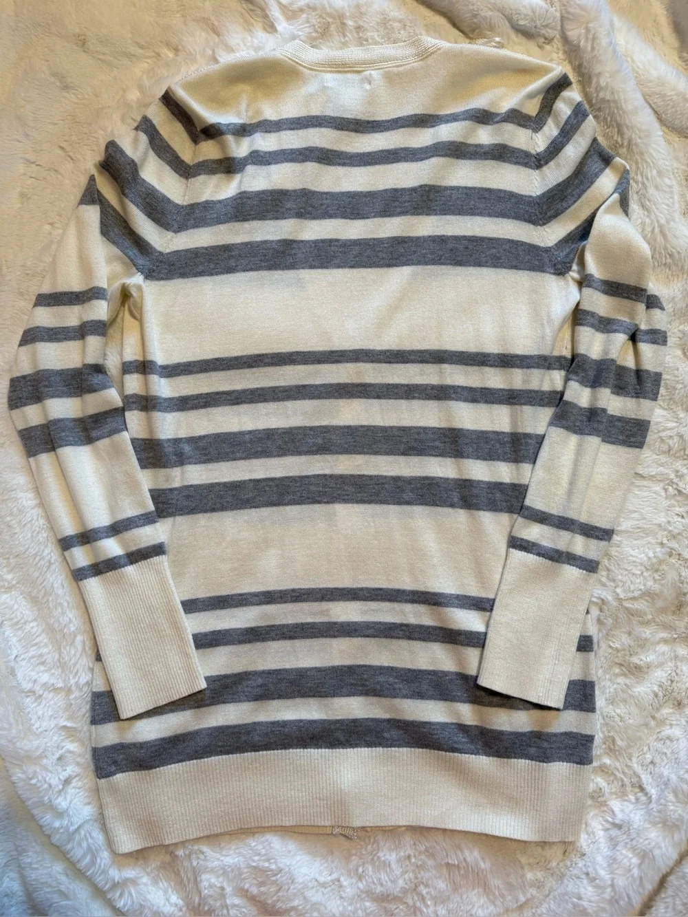 NWT Calvin Klein Women’s Cream and Gray Striped V‑Neck Button Cardigan - Picture 2 of 8